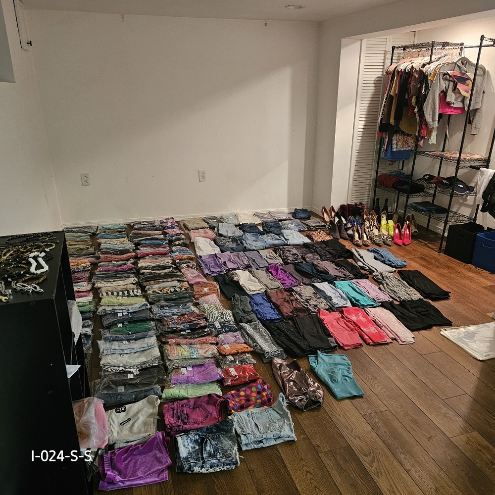 STAY TUNED! 100s of items to be posted over next week.